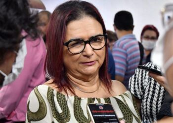 Rosa Neide não descarta disputar Governo em 2026: “PT decidirá”