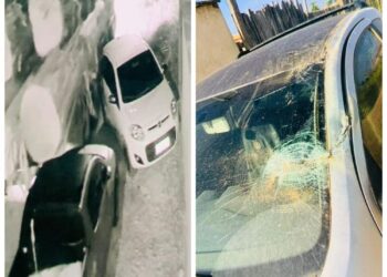 Caminhão bate em dois veículos estacionados no Bairro Santo Antônio