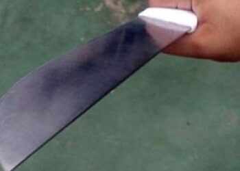 Em briga por estacionamento idoso pega faca e faz ameaas contra vizinhos em MT