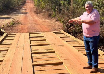 Prefeitura de Barra do Garças reforma pontes de madeiras na zona rural.