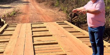 Prefeitura de Barra do Garças reforma pontes de madeiras na zona rural.