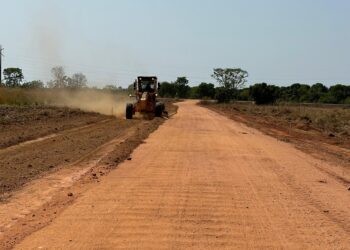 Prefeitura de Barra do Garças inicia asfaltamento em trecho que liga BR-158 e a Serra do Roncador.