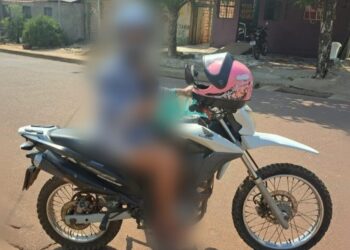 Mulher tem moto tomada de assalto em Itaituba, no PA