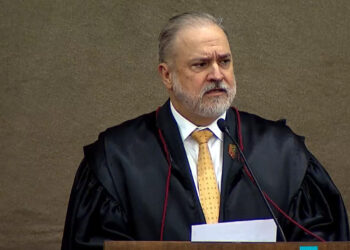 Aras faz último discurso no STF como procurador-geral da República