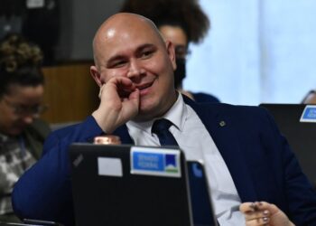 Acusado de transfobia