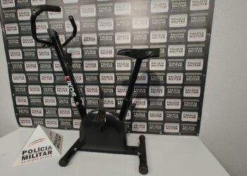 Flagrado pela PM, homem joga bicicleta ergométrica furtada em matagal e é detido em Divinópolis | Centro-Oeste