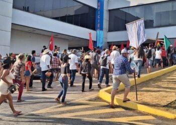MST ocupa Palácio Paiaguás e tenta reunião com Mendes