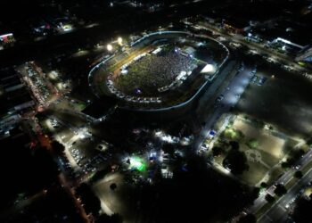 Abertura oficial do Festeja Sinop rende momentos de felicidade para população durante largada dos Jogos Olímpicos e show nacional com Barões da Pisadinha