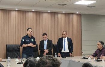 Botelho explica reunio com Emanuel na AL