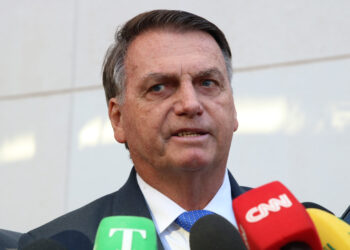 Ex-presidente Bolsonaro é internado em SP para passar por cirurgias