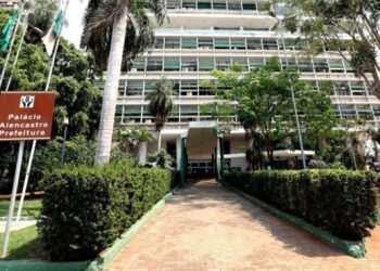 Após reclamações, Prefeitura adia vencimento da taxa de lixo