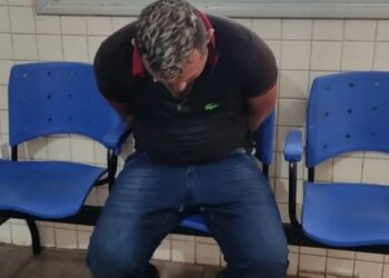 Polícia flagra em via pública custodiado do sistema penal com tornozeleira eletrônica desligada