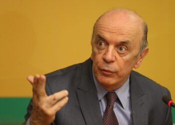 Golpes ensinaram o valor da democracia, diz José Serra sobre Chile