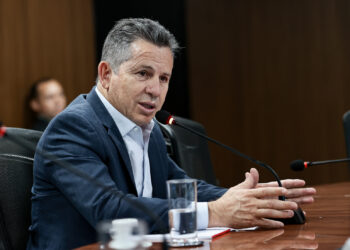 Governador vistoria obras do socioeducativo e assina convênios em Barra do Garças