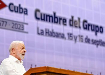 Em Cuba, Lula critica modelo de negócios de empresas de tecnologia