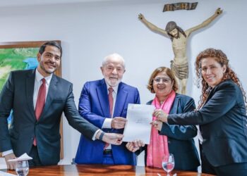 Lula aprova parecer que prevê demissão de servidor por assédio sexual