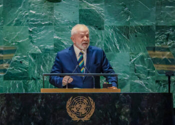 Lula desembarca no Brasil após extensa agenda em Cuba e Nova York