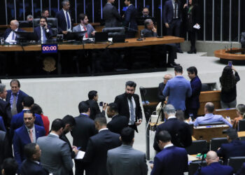 Senado aprova voto que beneficia governo federal no Carf