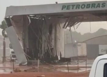 Video: Tempestade com vento forte causa danos e assusta moradores em Uruará, no PA