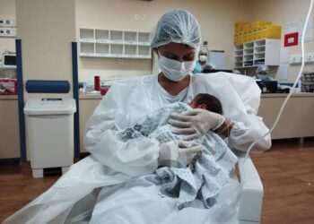 Regional do Tapajós comemora primeiro mês de vida de bebê na UTI Neonatal