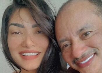 Cantor insinua que ex-namorada queria seus bens