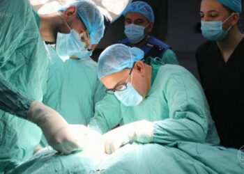 Ortopedista descreve rotina de cirurgias em Gaza em meio a preocupação com a própria segurança e dos familiares | Fantástico