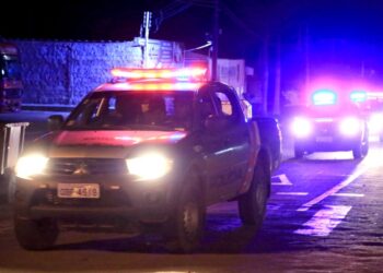 Homem agride mulher e filho de dois meses durante amamentação