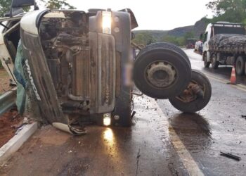 Homem morre esmagado após carreta tombar sobre ele em Poxoréu