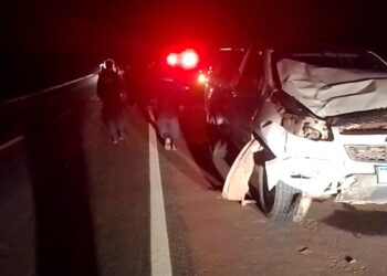 Casal morre após ter moto atingida por caminhonete na BR-163