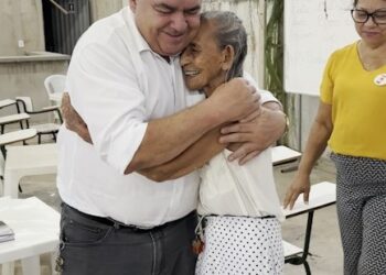 Muxirum: Dr. Adilson visita turmas do programa de alfabetização de jovens e adultos.