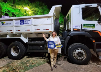 São Félix do Araguaia recebe caminhão basculante do Governo do Estado.