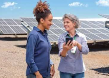 Geração de energia por fonte solar é alternativa para driblar o calor e reduzir custos.