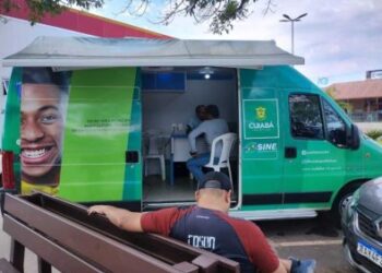 Van do Sine leva vagas de emprego a mais um bairro de Cuiab