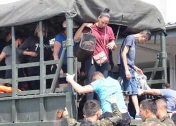 Ao prever novas cheias, prefeitura em SC esvazia abrigos de cidade e leva moradores a município vizinho