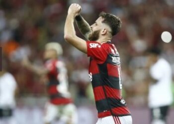 Jogador confirma separao, mas nega traio
