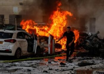 Israel declara guerra aps ataque; conflito deixa ao menos 432 mortos