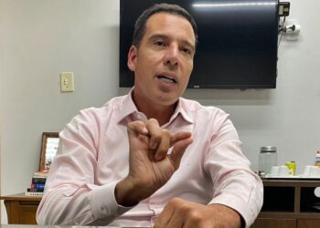 “Vaper pode levar ao câncer; não sabemos o que tem lá dentro”