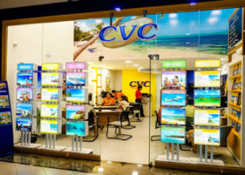 Juiz condena CVC e Tam a indenizar clientes por troca de destino