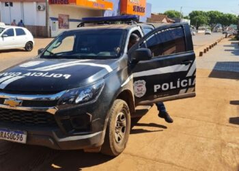 Polícia prende três e fecha boca de fumo em Nova Mutum