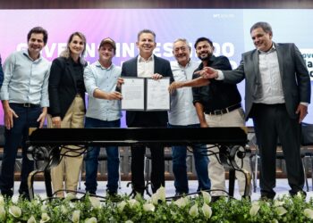 Prefeitos agradecem primeira-dama de MT pela idealização do programa social de habitação