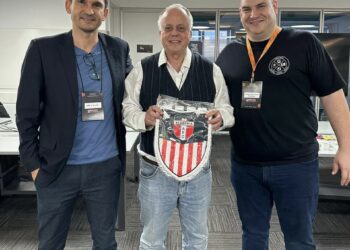 Diretores do Capitão América fazem curso de executivo de futebol