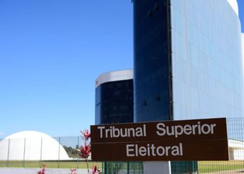 TSE inicia julgamento de mais três ações contra Bolsonaro