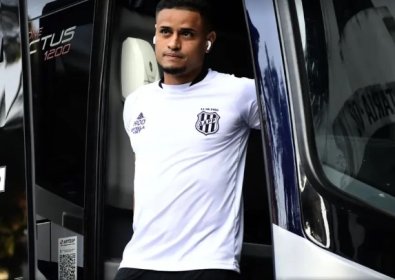 Jogador de MT denunciado por passar mo e morder casada