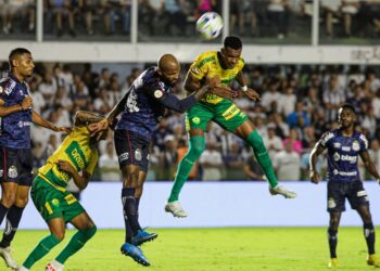 Cuiabá segura o Santos, empata e alcança 41 pontos na tabela