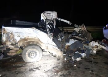 Duas pessoas morrem em acidente entre carro e caminhão na BR-373, em Guamiranga