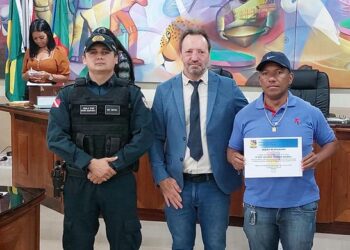 Câmara de vereadores oferta moção de aplausos a policiais do Distrito de Moraes Almeida