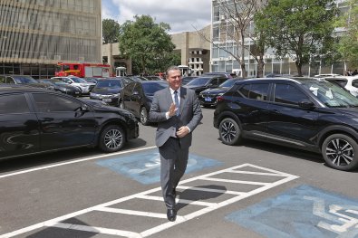 Ministro de MT exonerado e volta ao Senado para votaes