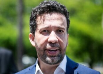 Em udio, deputado cobra parte de salrios de servidores