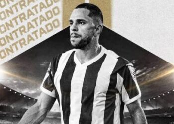 Mixto acelera montagem do elenco e anuncia atacante