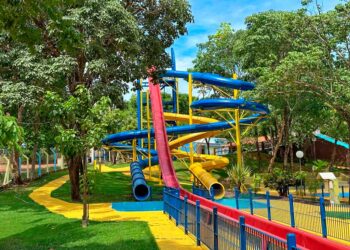 Barra do Garças: Prefeitura reativa os toboáguas no Parque das Águas Quentes.